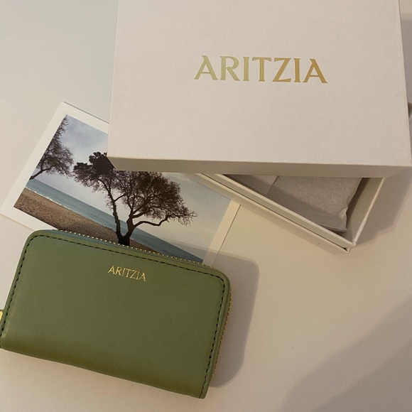 Aritzia Handbags - Aritzia cardholder